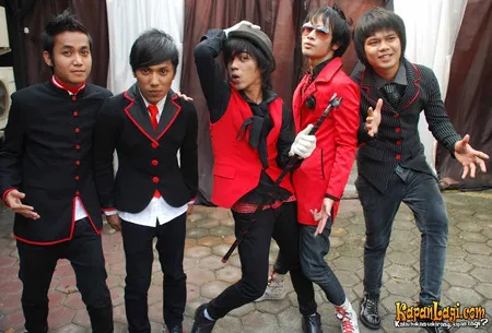 Foto Aishiteru Band