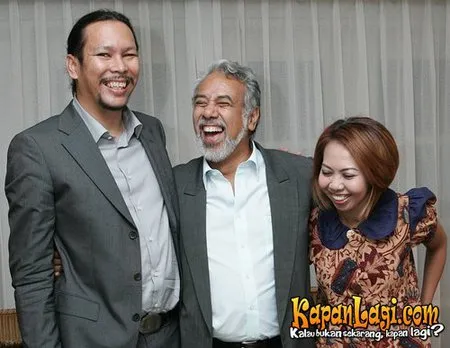 Foto Alberthiene Endah