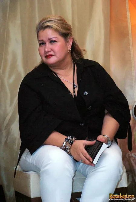 Foto Aline Sahertian