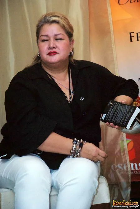 Foto Aline Sahertian