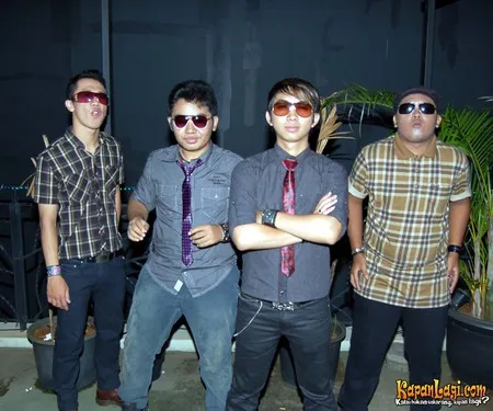 Foto Alt Z Band
