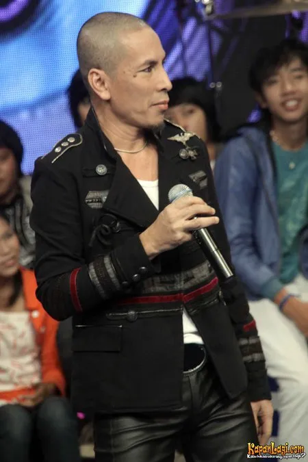 Foto Amy Search