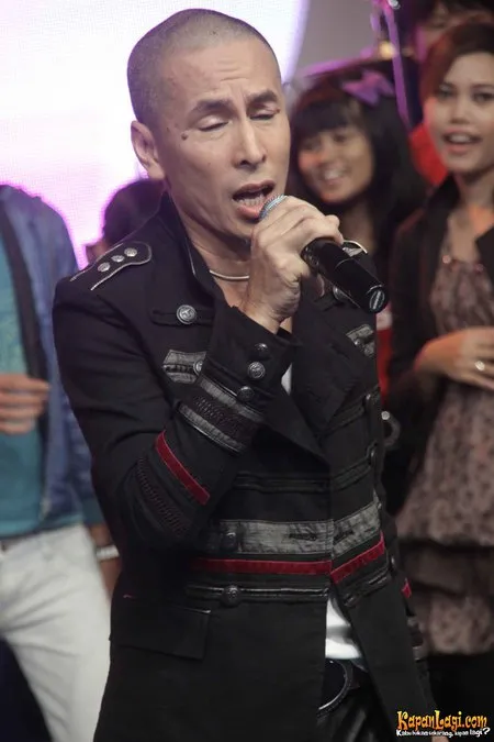 Foto Amy Search