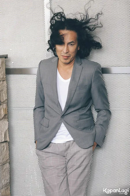 Foto Amy Search
