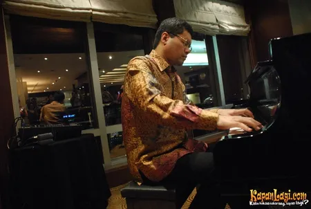 Foto Ananda Sukarlan