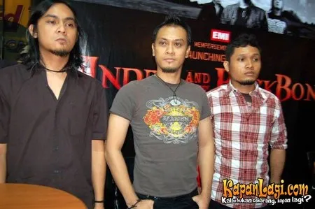 Foto Andra and The BackBone
