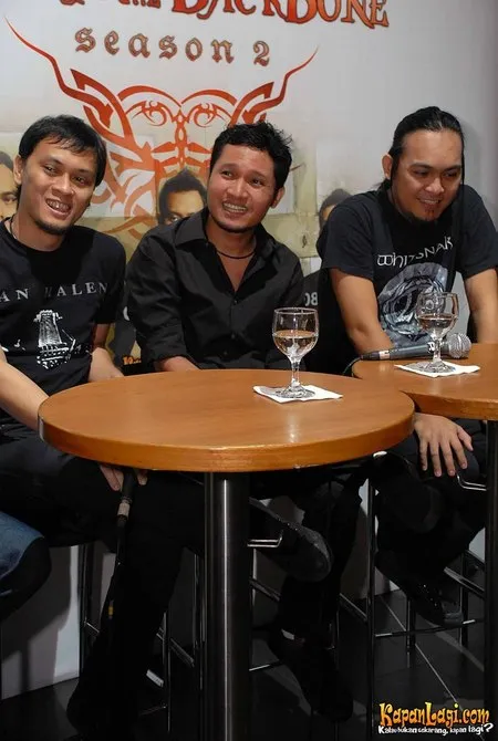 Foto Andra and The BackBone