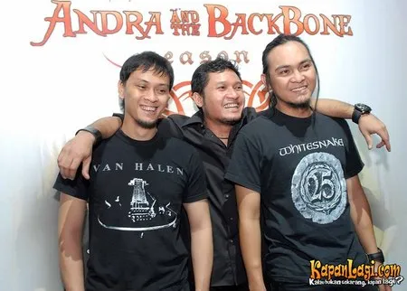 Foto Andra and The BackBone