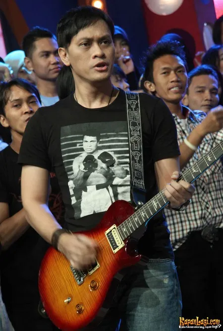 Foto Andra and The BackBone