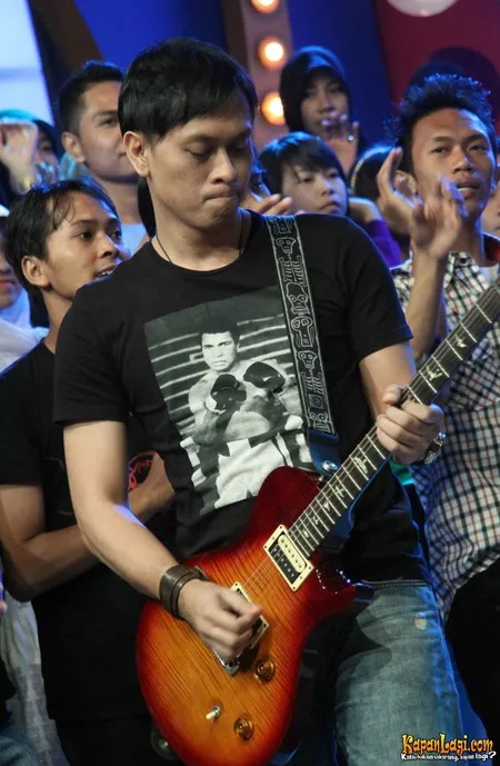 Foto Andra and The BackBone