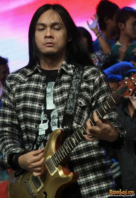 Foto Andra and The BackBone