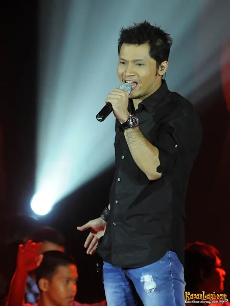 Foto Andra and The BackBone