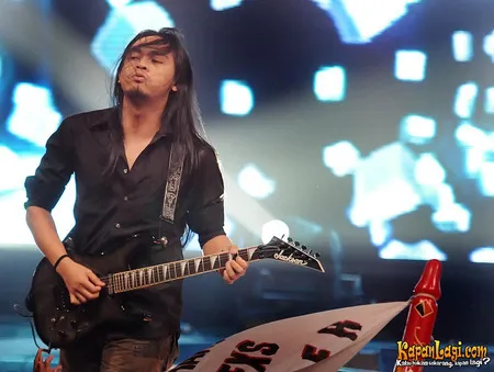 Foto Andra and The BackBone