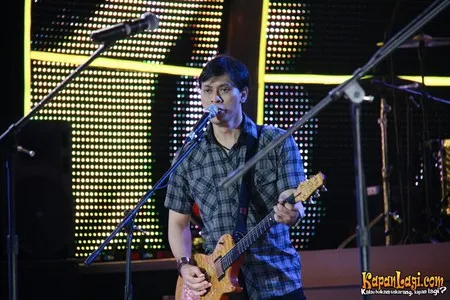 Foto Andra and The BackBone