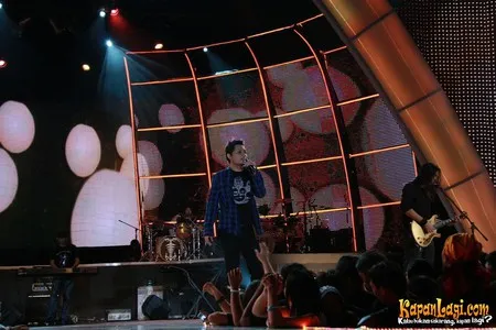 Foto Andra and The BackBone