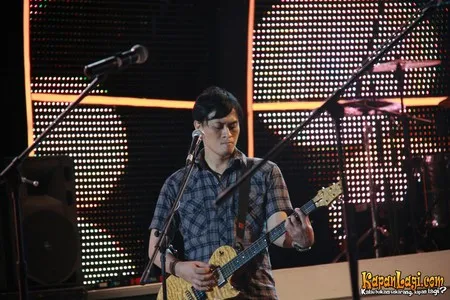 Foto Andra and The BackBone