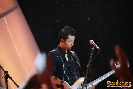 Foto Andra and The BackBone