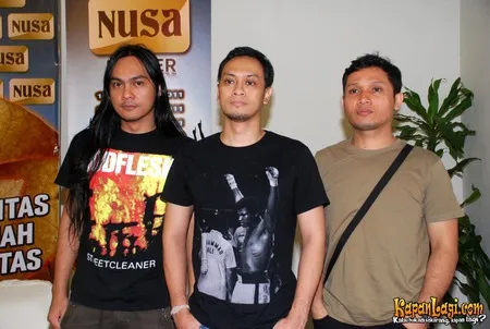 Foto Andra and The BackBone