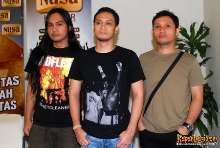 Foto Andra and The BackBone