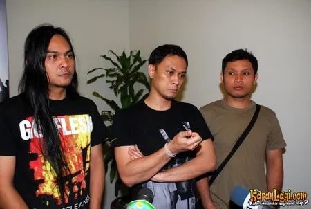 Foto Andra and The BackBone