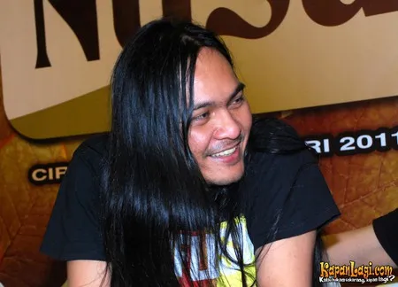 Foto Andra and The BackBone