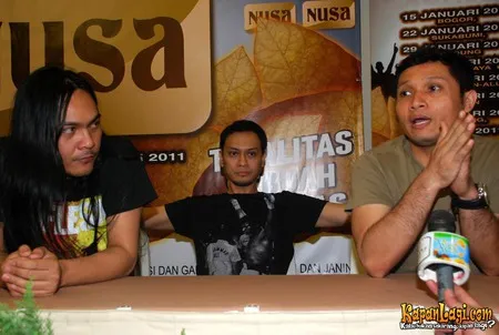 Foto Andra and The BackBone