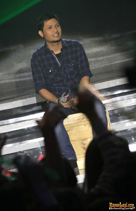 Foto Andra and The BackBone