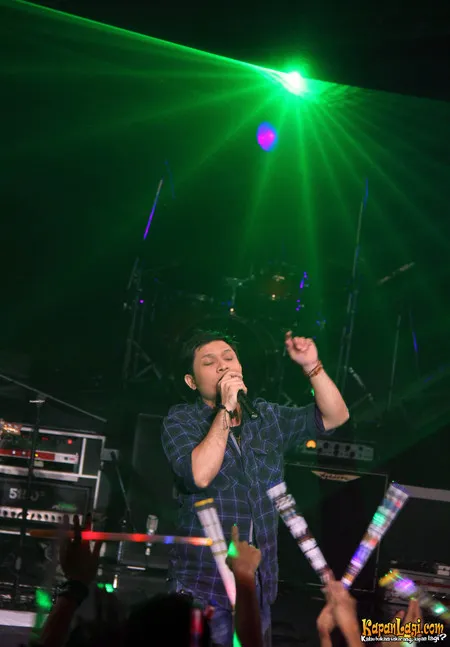 Foto Andra and The BackBone