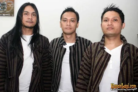 Foto Andra and The BackBone