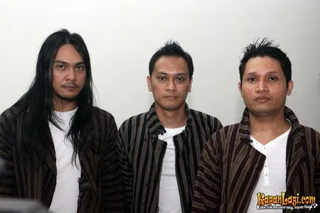 Foto Andra and The BackBone