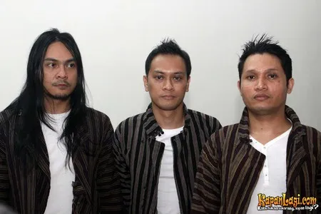 Foto Andra and The BackBone