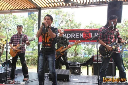 Foto Andra and The BackBone