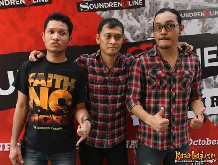 Foto Andra and The BackBone