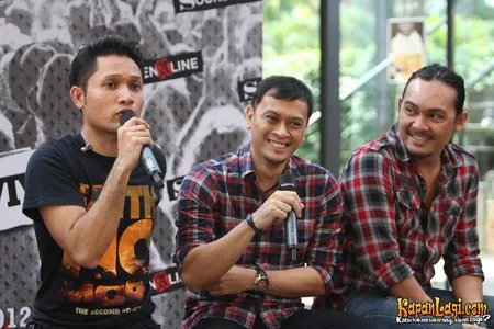 Foto Andra and The BackBone