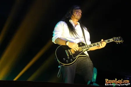 Foto Andra and The BackBone