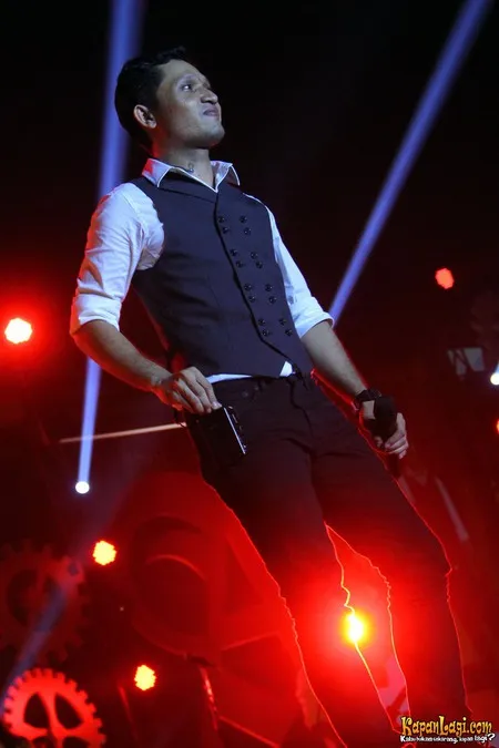 Foto Andra and The BackBone