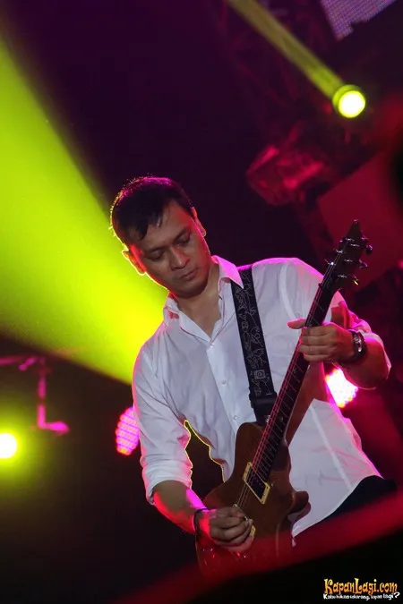 Foto Andra and The BackBone