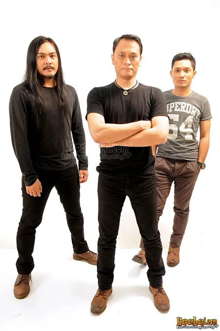 Foto Andra and The BackBone