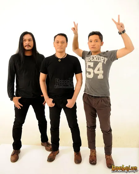 Foto Andra and The BackBone