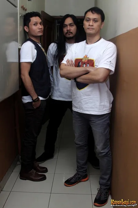Foto Andra and The BackBone