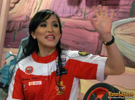 Foto Angelina Sondakh