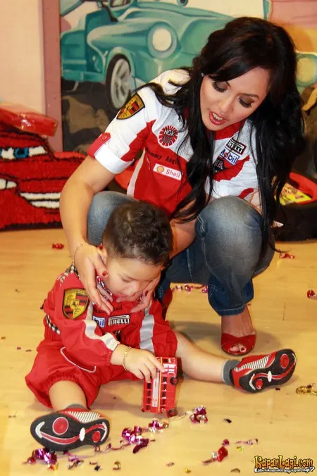 Foto Angelina Sondakh