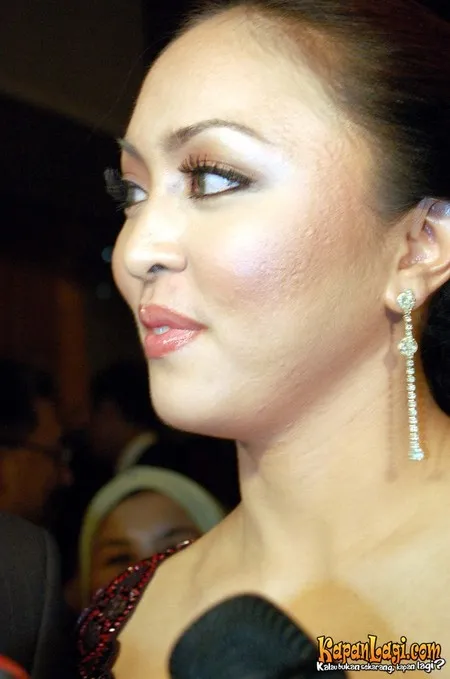 Foto Angelina Sondakh