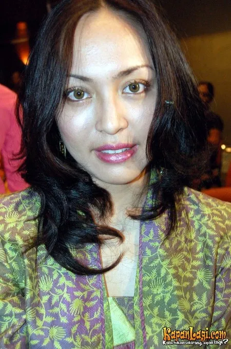 Foto Angelina Sondakh