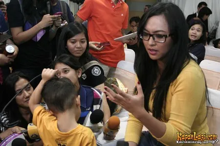 Foto Angelina Sondakh