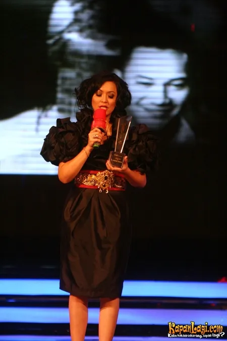 Foto Angelina Sondakh