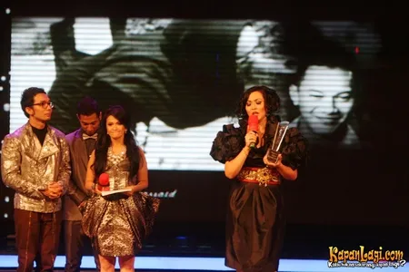 Foto Angelina Sondakh