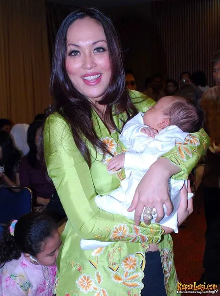 Foto Angelina Sondakh