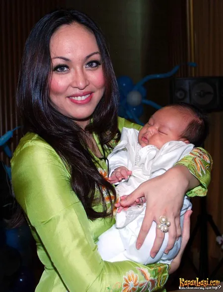Foto Angelina Sondakh