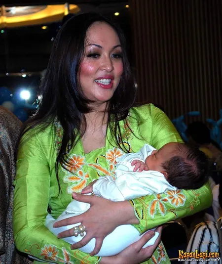Foto Angelina Sondakh